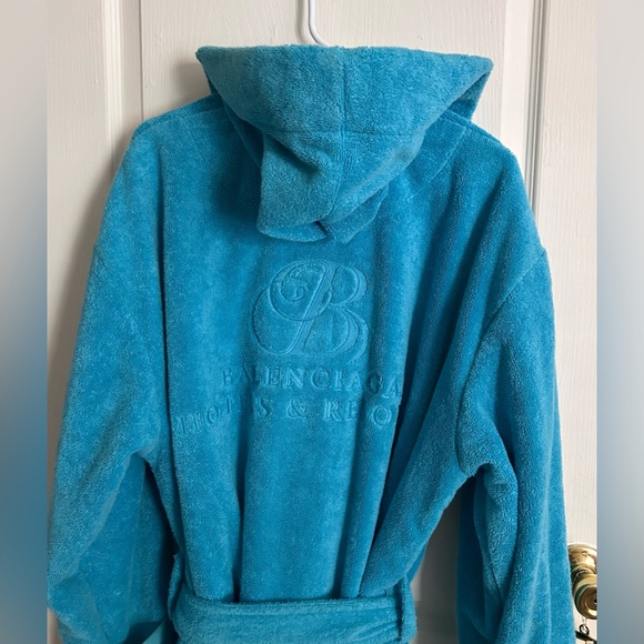 Balenciaga Resort Bath Robe (S) - Picture 1 of 9